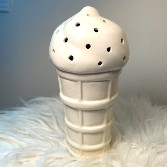 ICE CREAM SPRINKLE SHAKER | WHITE ICE CREAM NOVELTY SPRINKLES SHAKER - Picture 3 of 9